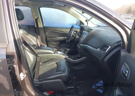 2020 Dodge Journey Crossroad z USA, uszkodzony, nr VIN 3C4PDCGB6LT272989